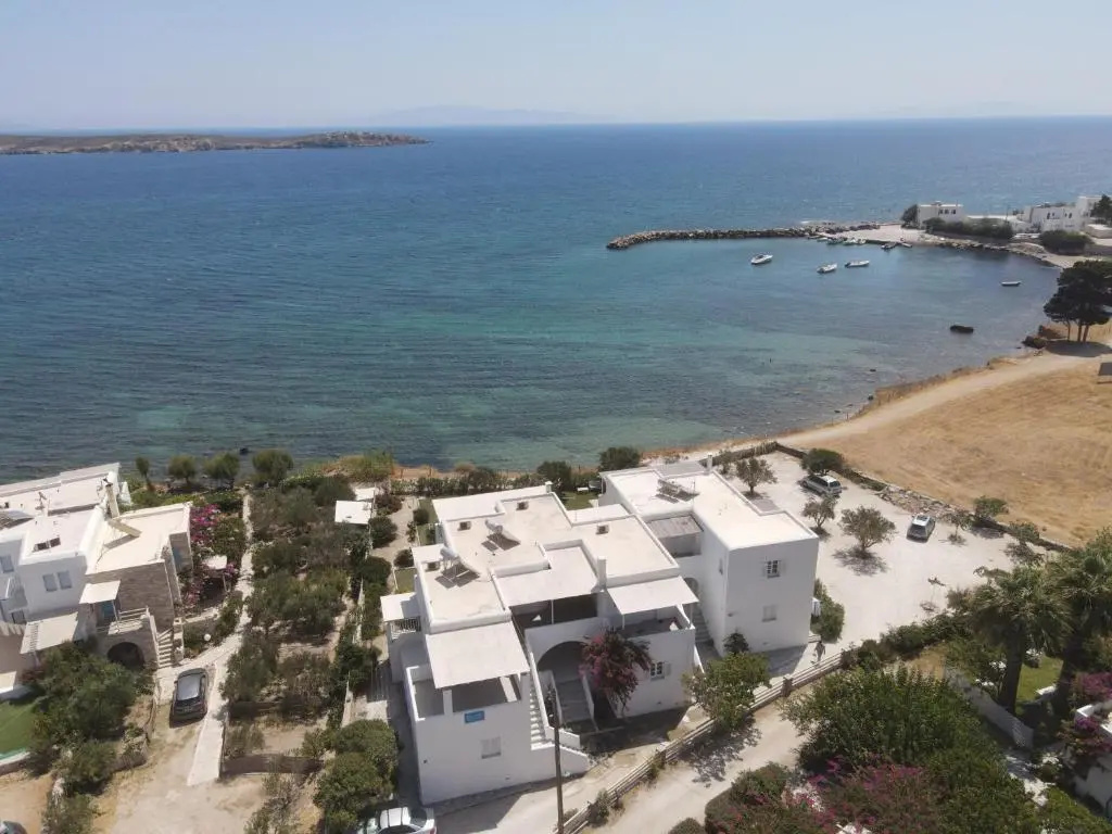 Deluxe Double room with sea view (full double bed)