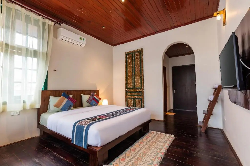 Standard Double room with balcony (full double bed)