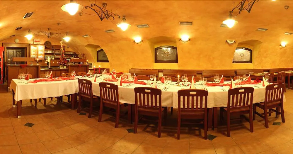 Zámecký hotel Zlatý Orel - Général