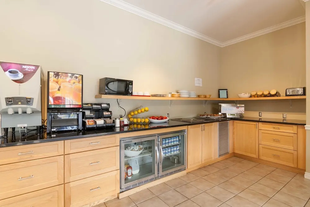 BCMInns Fort McMurray - фото 12