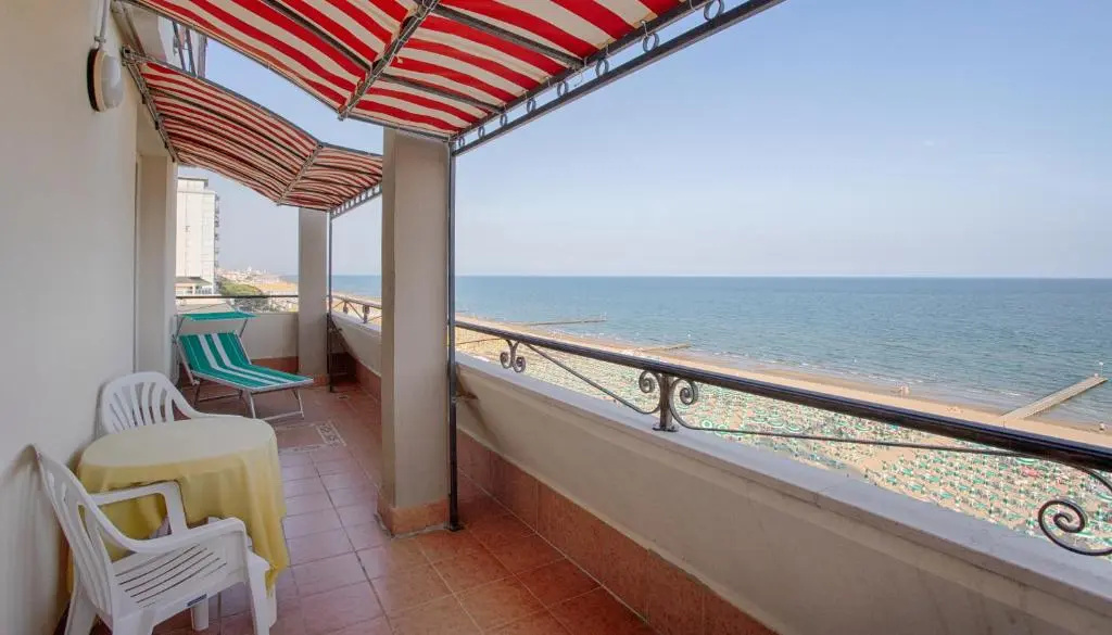 Balcony & Terrace