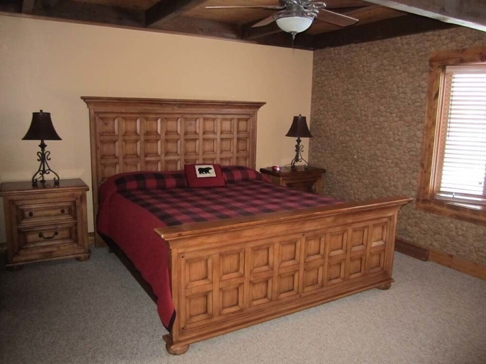 Moose Tracks Lodge — 2