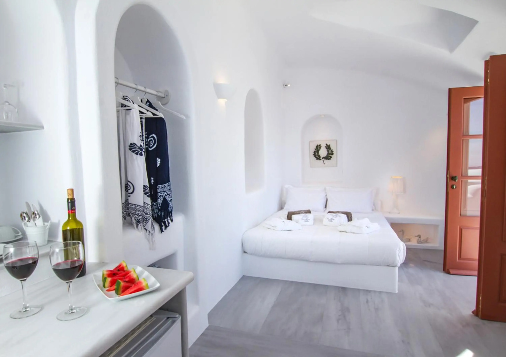 Oia Mare Villas, Santorini — 2