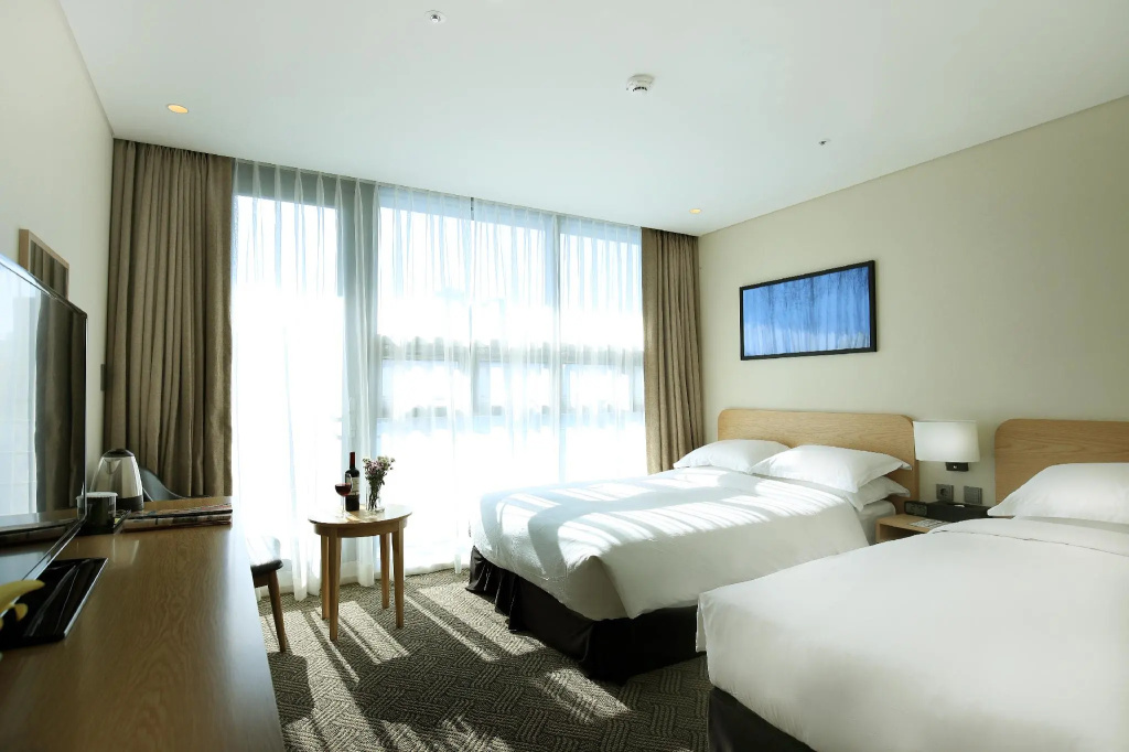 Standard Triple room with ocean view