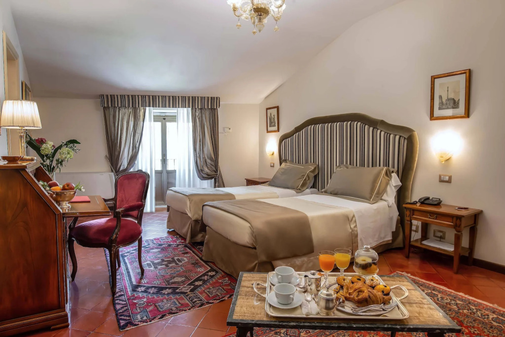 Hotel Forum by null