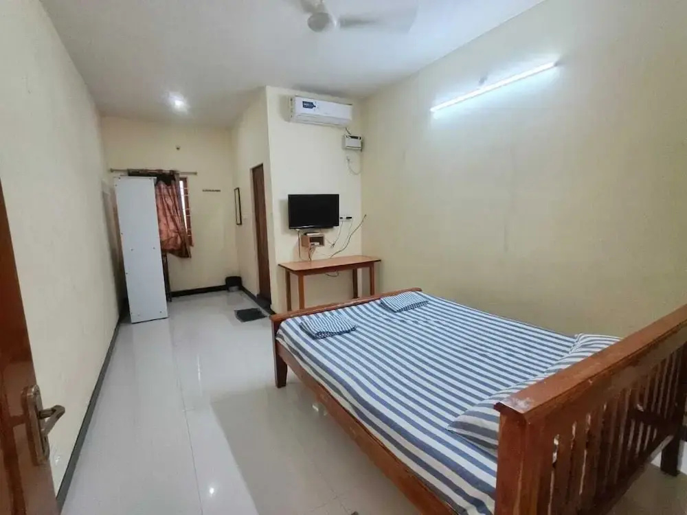 Economy Double room (full double bed)
