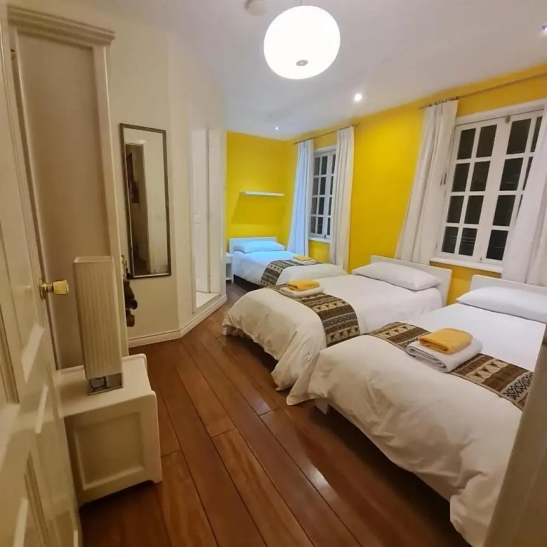 Standard Triple room