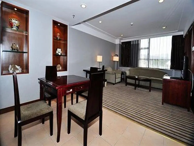Double Suite (full double bed)