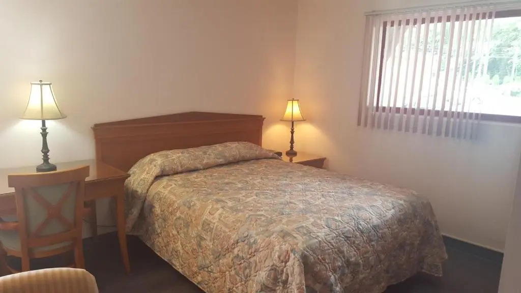 Standard Double room with balcony (full double bed)