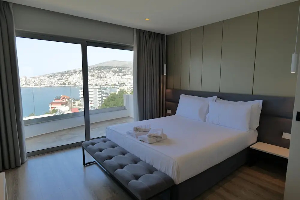 Standard Double room with sea view (full double bed)