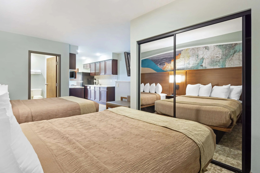 Quadruple Suite