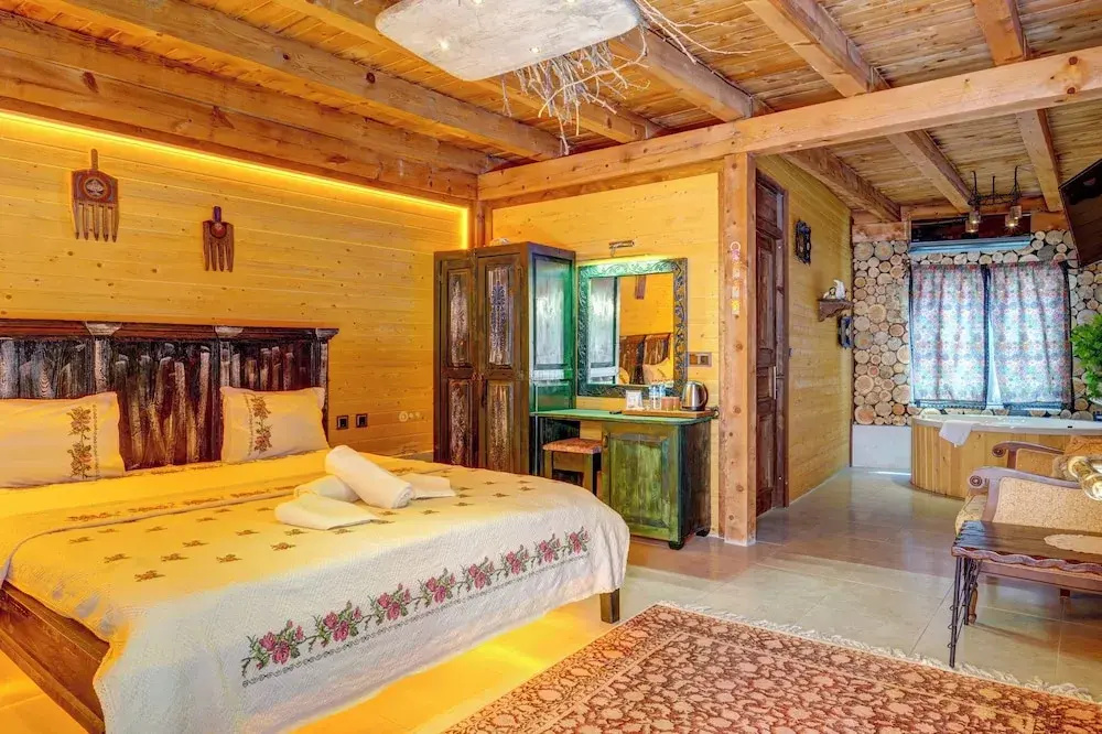Luxury Double room (full double bed)
