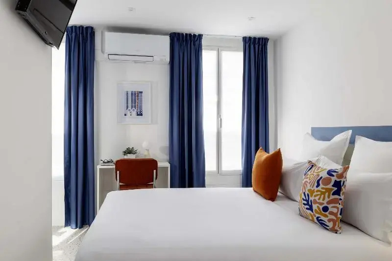 Comfort room