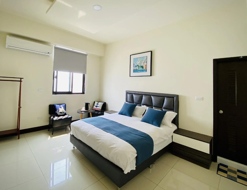 Deluxe Double room (full double bed)