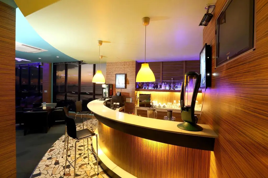 Lobby & Reception