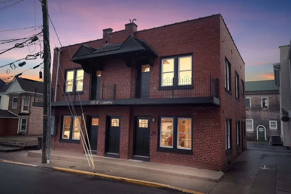 Historic 1920s Stay, Columbia House Unit A 1 Bedroom Apts