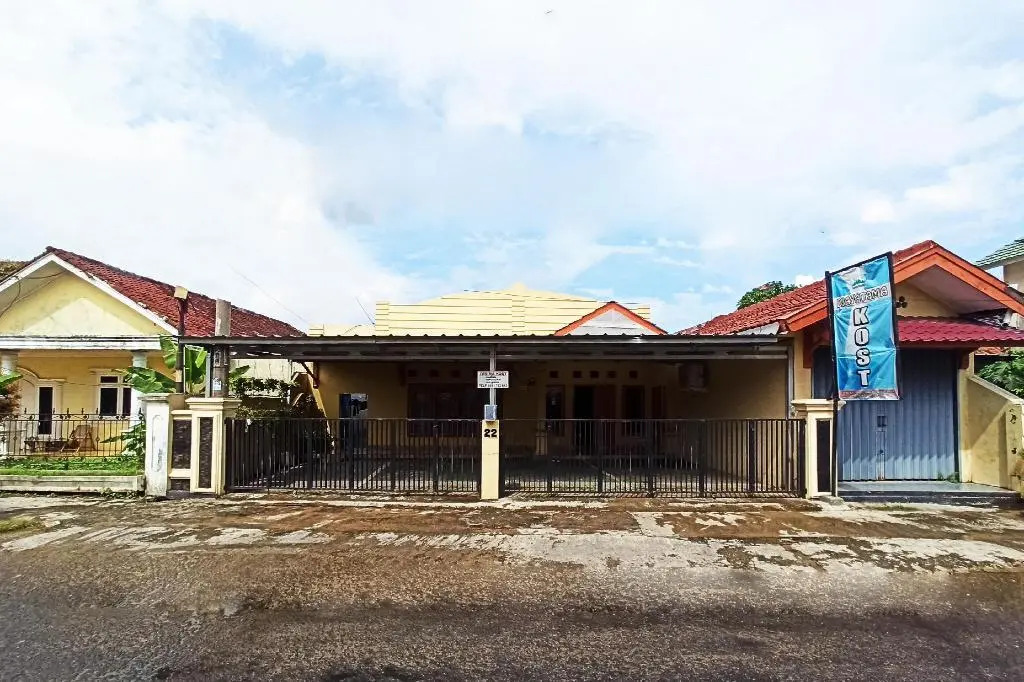 OYO 3761 Djayatama Guest House - фото 1