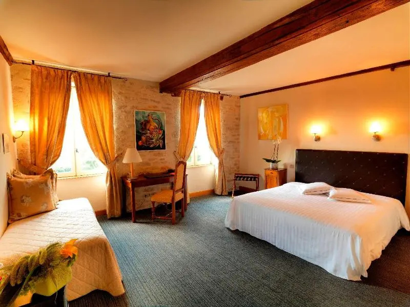 Castel de Tres Girard - Chambres
