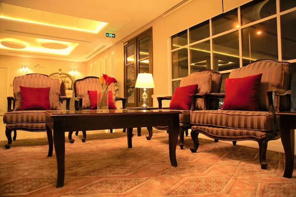 Land Beach Al Aqiq - Général