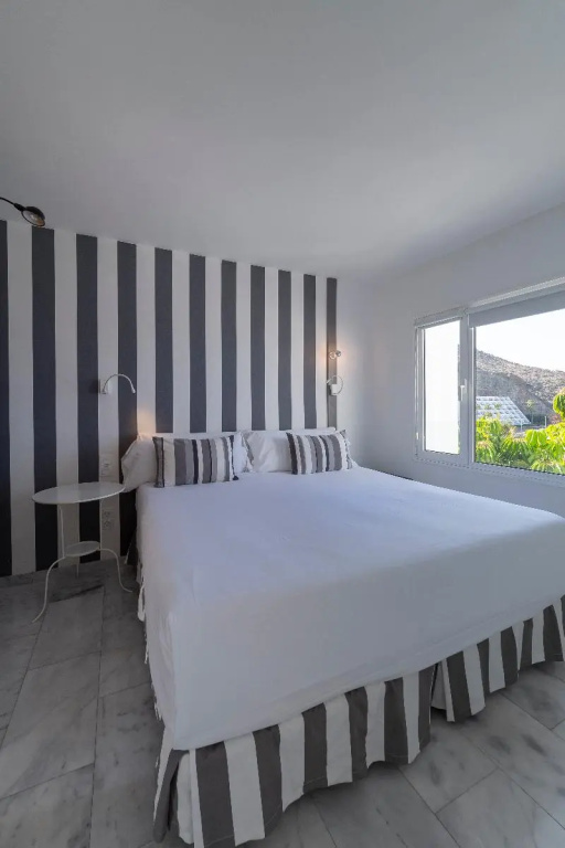 Apartment with sea view