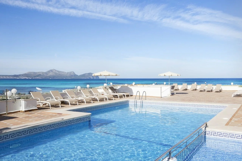 Beach & Waterfront