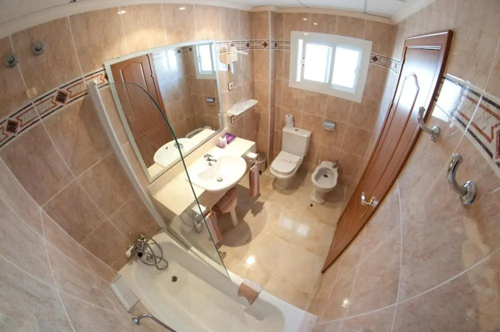 Standard Triple room