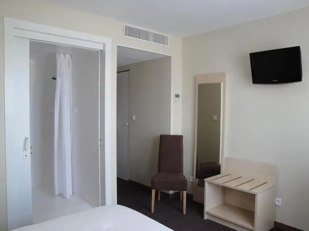 Standard Double room (twin beds)