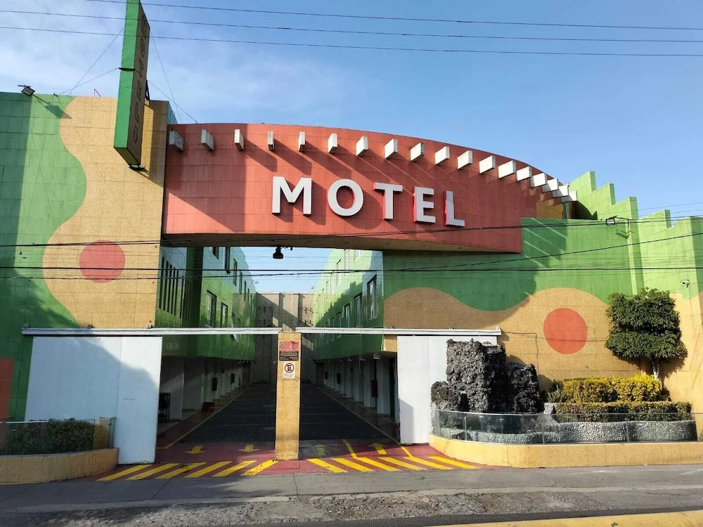 Hotel photo 1