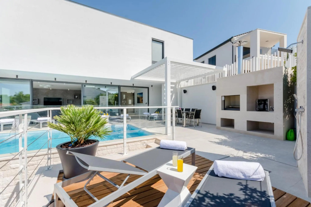 Luxury Villa Pax With Heated Infinity Pool, 8 Sleeps