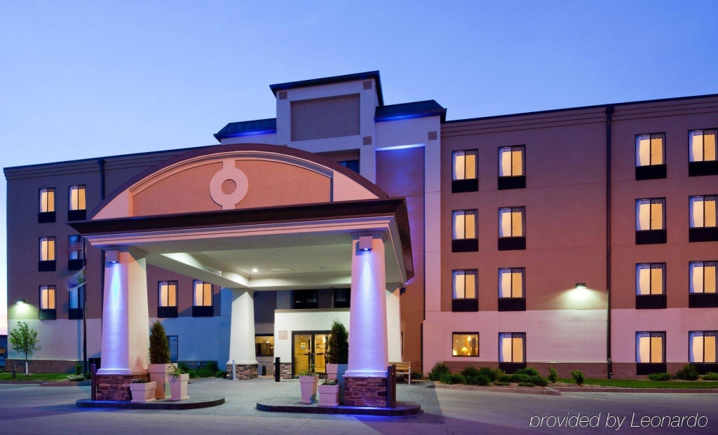 Holiday Inn Express Fargo-West Acres by IHG