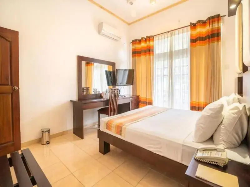 Deluxe Double room (full double bed)