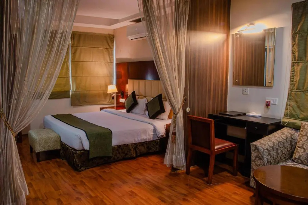 Hotel Gateway Grandeur - Chambres