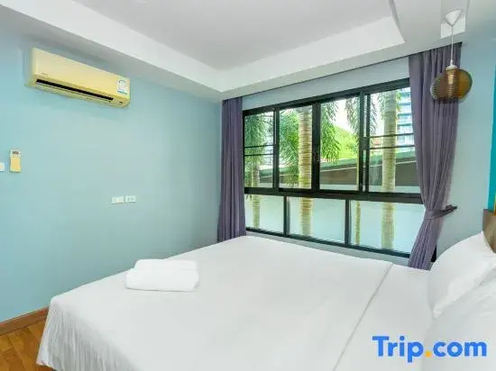 2 Bedrooms Suite with pool view