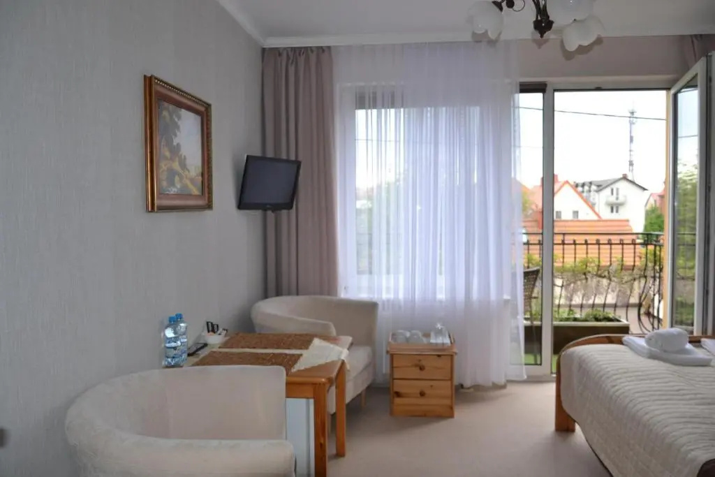 Standard Double room with balcony (full double bed)