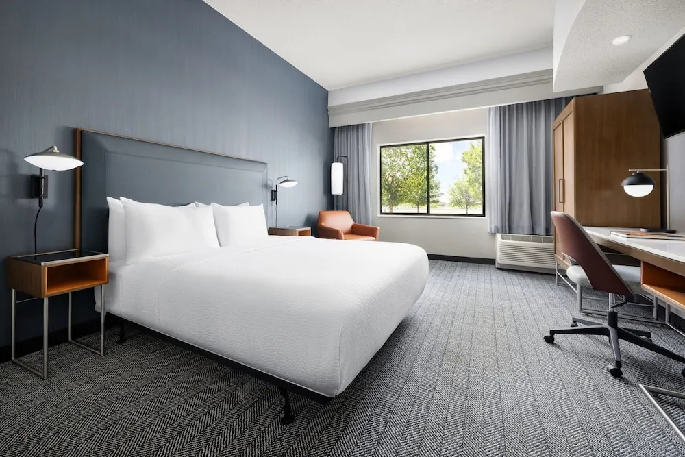 Standard Double room with balcony (full double bed)