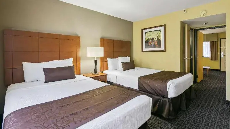 Best Western Plus Scottsdale Thunderbird Suites - Chambres