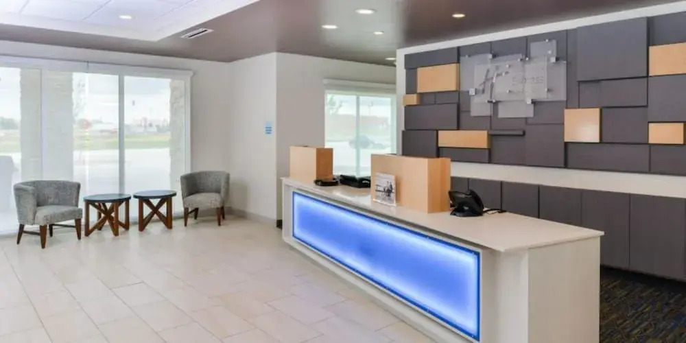 Holiday Inn Express Alliance — фото 5