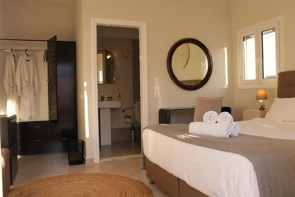 Economy Double room with city view (full double bed)