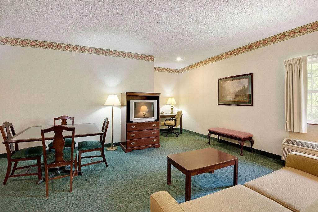 Double Suite (full double bed)