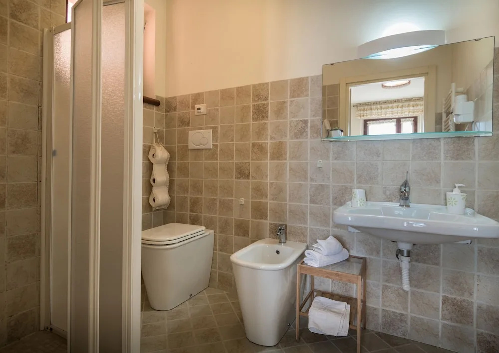 Classic Double room (full double bed)