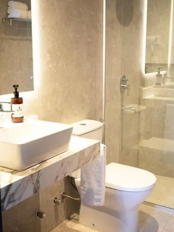Premium Triple Suite