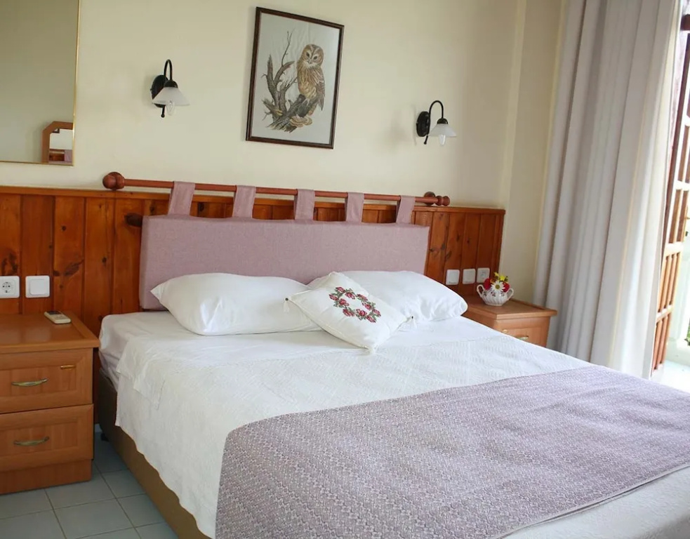 Standard Double room with balcony (full double bed)
