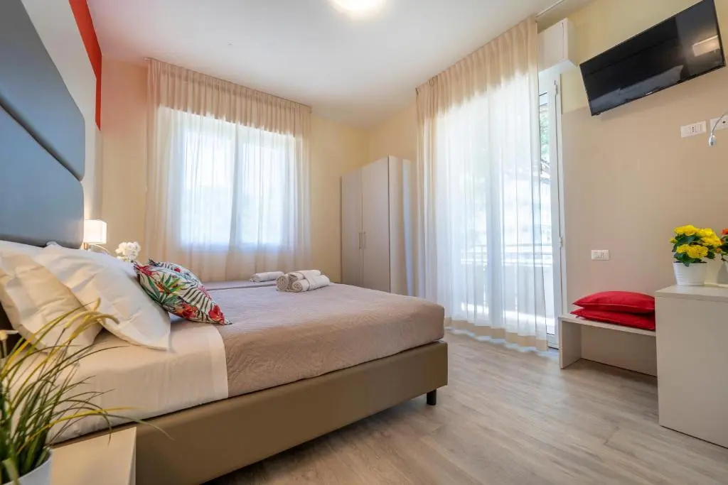 Standard Triple room with balcony