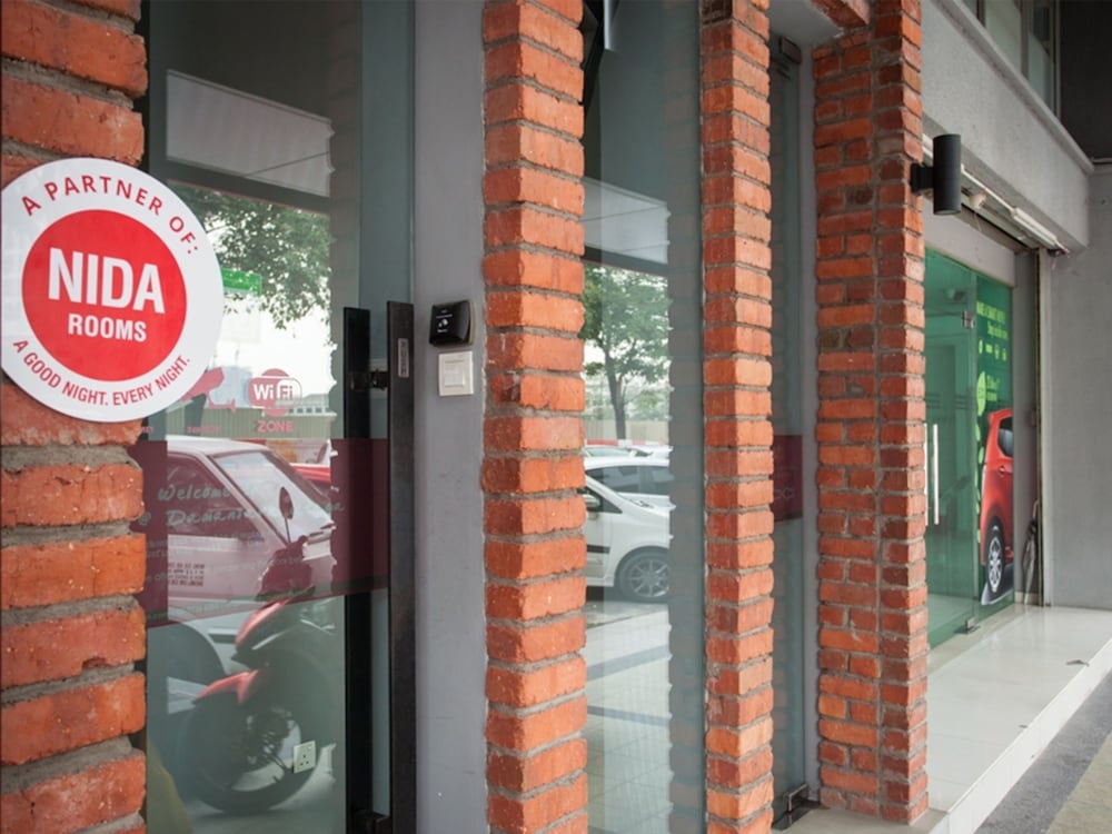 达曼萨拉乌塔马梅瓦尼达酒店- 别致旅馆(Nida Rooms Damansara Utama Mewah at Ryokan Chic Hotel) in Petaling Jaya