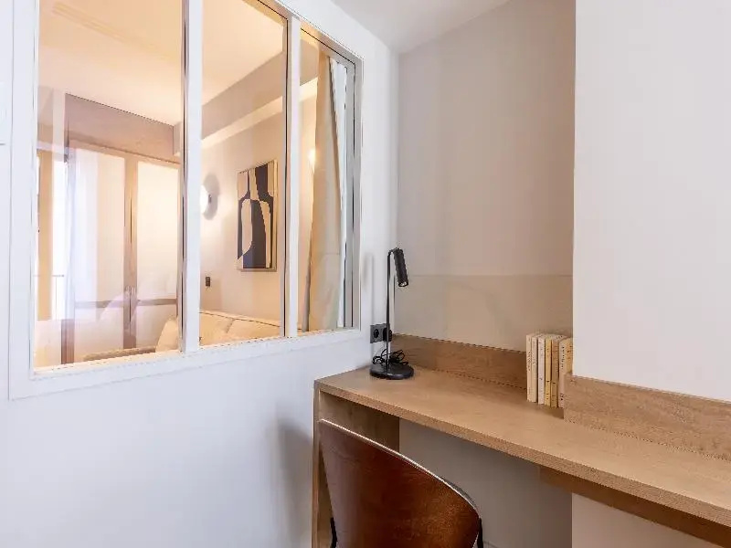 Le Pera Hotel 129