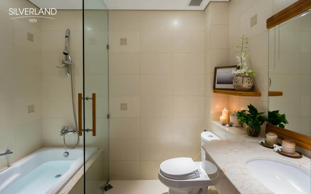 Silverland Yen Hotel Room Type - Deluxe Double room (full double bed)
