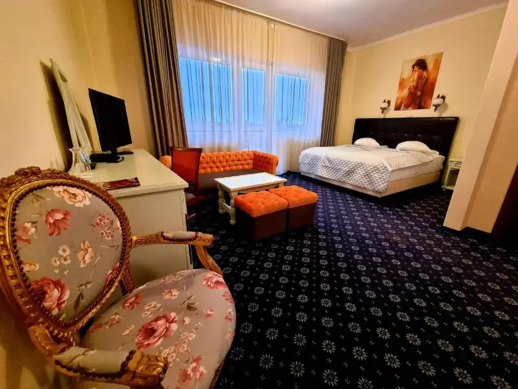 Superior Double room (full double bed)