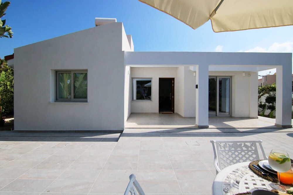 Phaedrus Living: Luxury Villa Ellison