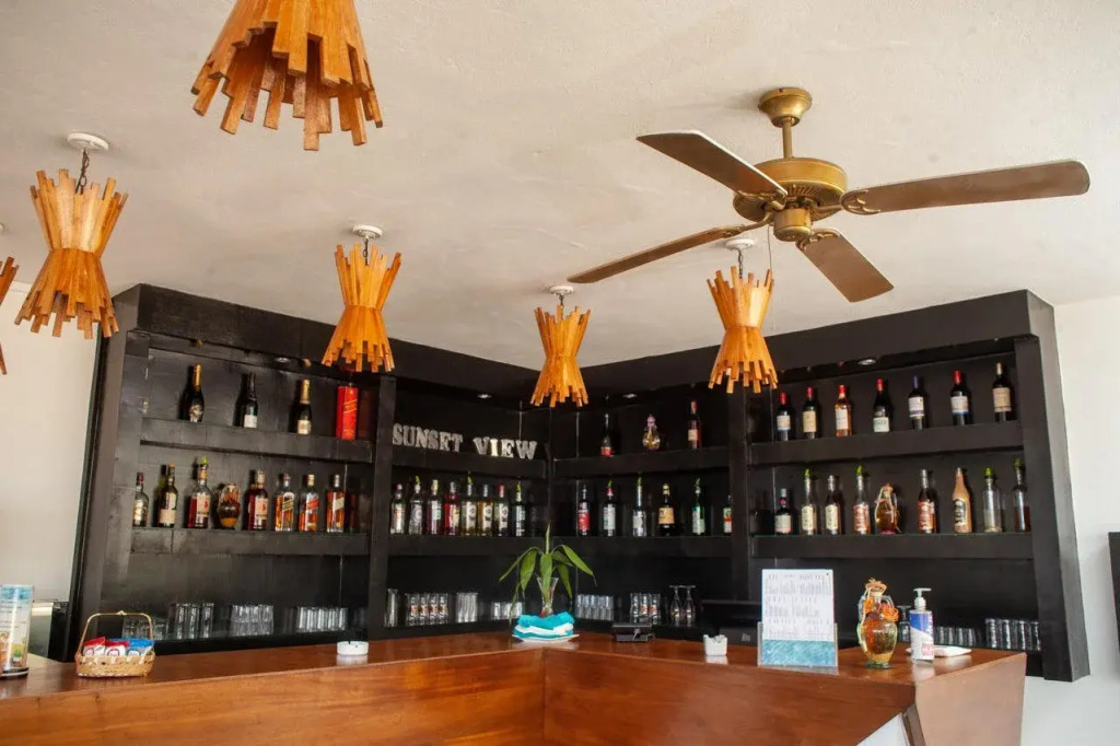 Royal Beach Hotel & Spa