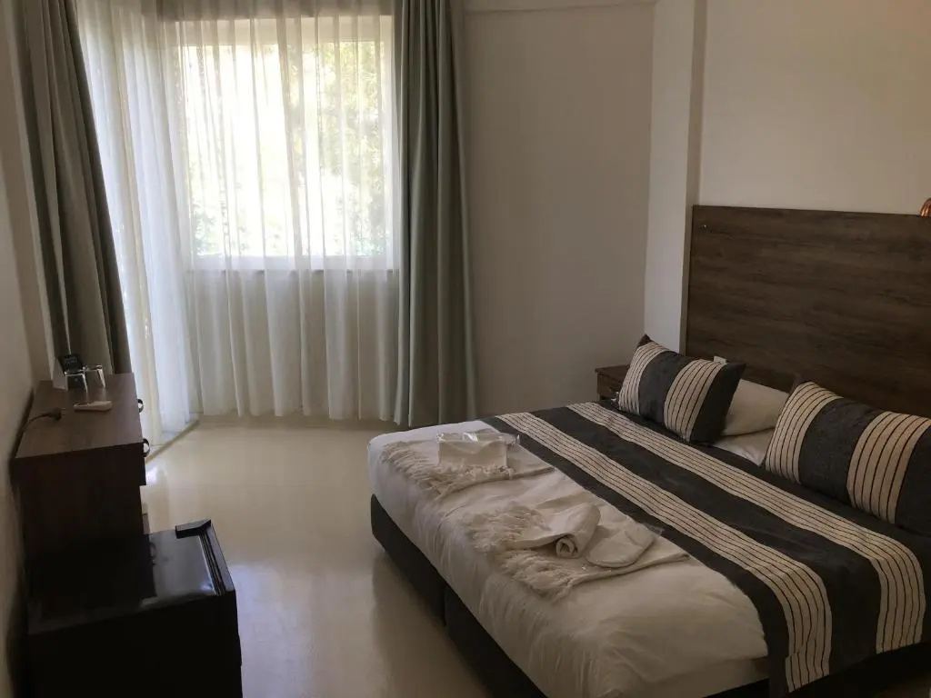 Standard room with partial sea view